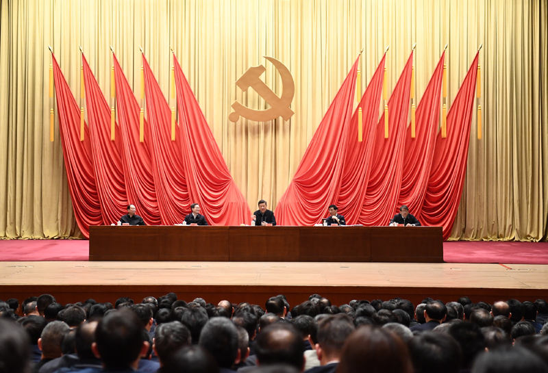 3月1日，2019年春季學(xué)期中央黨校（國家行政學(xué)院）中青年干部培訓(xùn)班在中央黨校開班。中共中央總書記、國家主席、中央軍委主席習(xí)近平在開班式上發(fā)表重要講話。